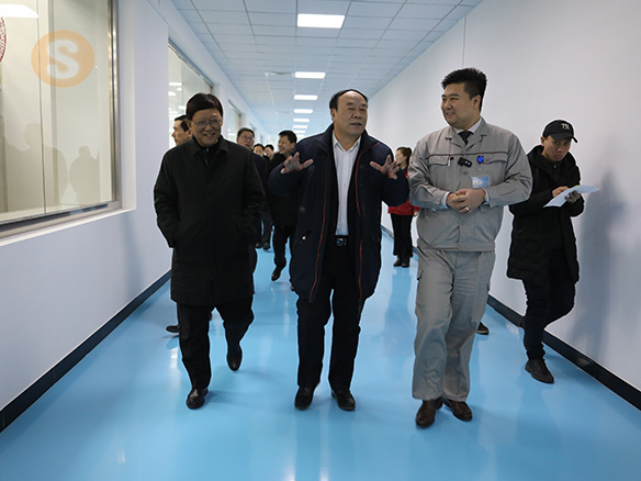 2019年2月12日時(shí)任遼寧省錦州市委書記王德佳蒞臨我司創(chuàng)惠車間