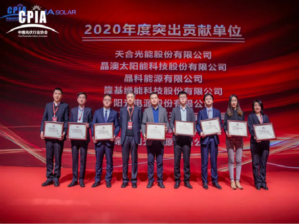 全體看過來(lái)！謝謝，謝謝！謝謝~